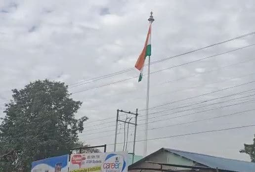 सांसद, विधायक, पूर्व महापौर ने फहराया 100 फिट तिरंगा झंडा
