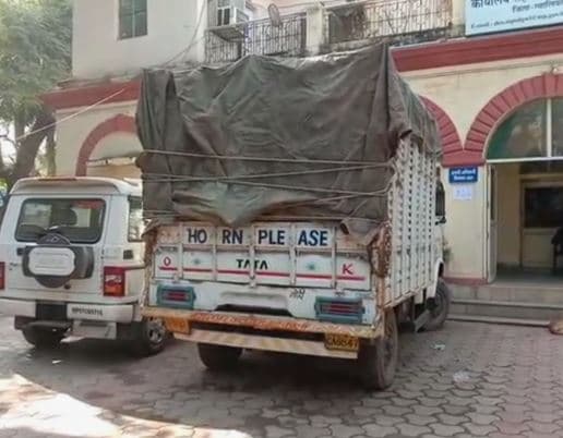 आबकारी विभाग ने पकड़ी 8 लाख रुपये की अवैध अंग्रेजी शराब