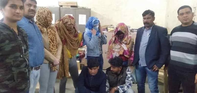 सेक्स रैकेट: हर महीने आती थी नई कॉलगर्ल, व्हाट्सएप पर फोटो देख होती थी डील