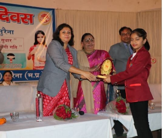 राष्ट्रपति पदक प्राप्त अद्रिका गोयल का कमिश्नर एवं कलेक्टर ने किया सम्मान