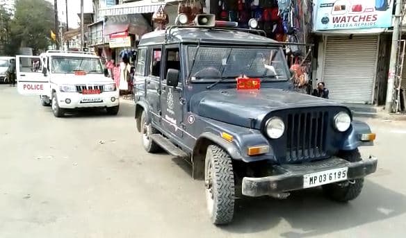 इंदौर में भारत बंद का मिला जुला असर, सुरक्षा की दृष्टि से पुलिस भी अलर्ट पर