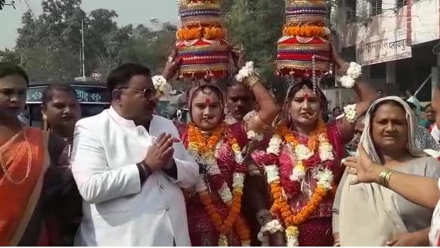 “किन्नर महापंचायत” कलश यात्रा निकालकर की देश की खुशहाली समृद्धि की कामना