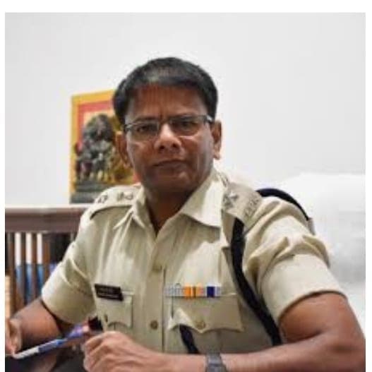 अब पुलिस थानों में गांधीगिरी