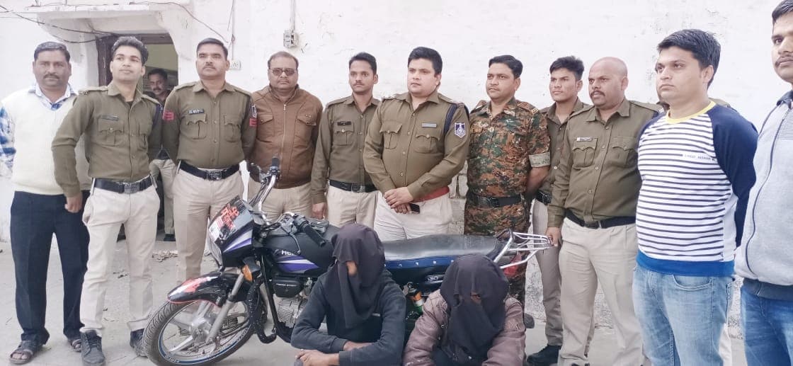 मुखबिर की सूचना पर इनामी चोरी का पुलिस ने किया खुलासा