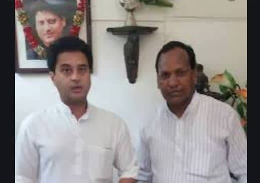 कांग्रेस MLA बोले- सिंधिया सही, वादे पूरे ना हुए तो जनता को मुंह क्या दिखाएंगे