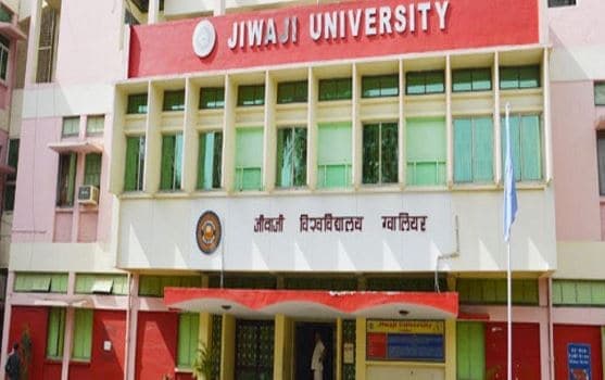 अधिकारियों को महंगा पड़ा छात्र की परीक्षा ना कराना, निलंबित