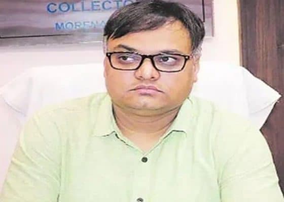 कलेक्टर ने वल्लभ भवन की श्मशान घाट से की तुलना