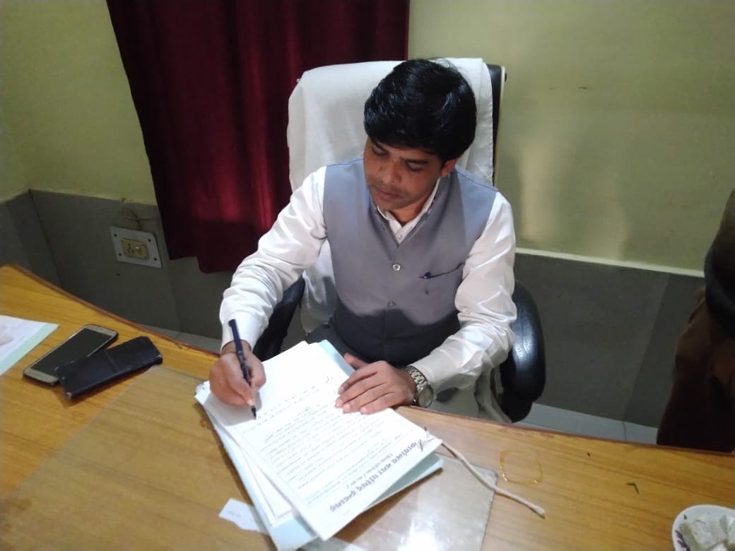 एसडीएम राकेश सिंह परमार ने संभाला इन्दरगढ़ नगर परिषद के प्रशासक का चार्ज