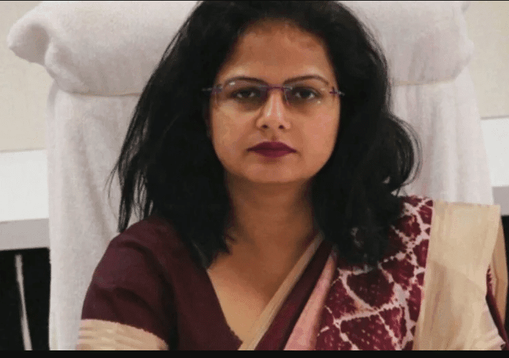 महंगा पड़ा कलेक्टर और एसडीएम को थप्पड़ कांड, हटाई गईं