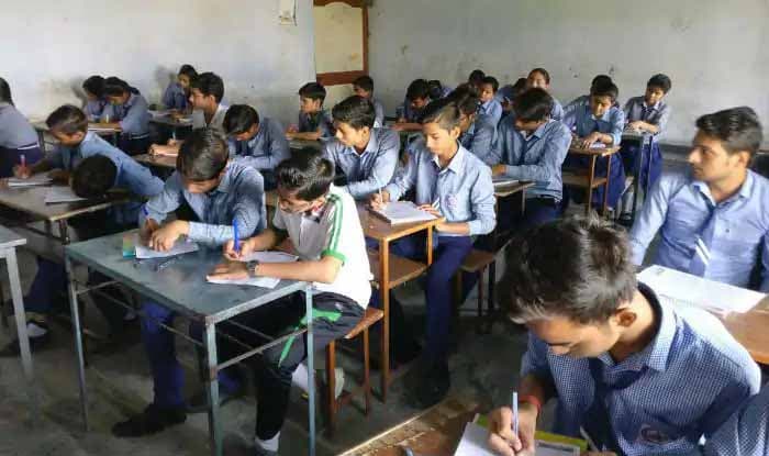 अब शिक्षकों से भरवाया जा रहा वचन पत्र