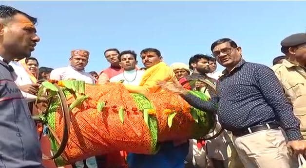 नर्मदा जयंती के अवसर पर ककराना में मां नर्मदा को 551 मीटर लंबी चुनरी चढ़ाई
