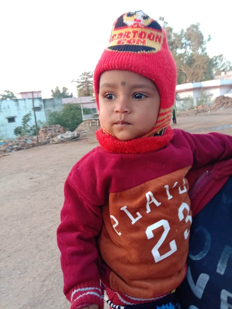 एक माह बाद भी नही मिली डेढ़ साल की बच्ची,सुराग देने वाले को 25 हजार रुपए ईनाम देने का ऐलान