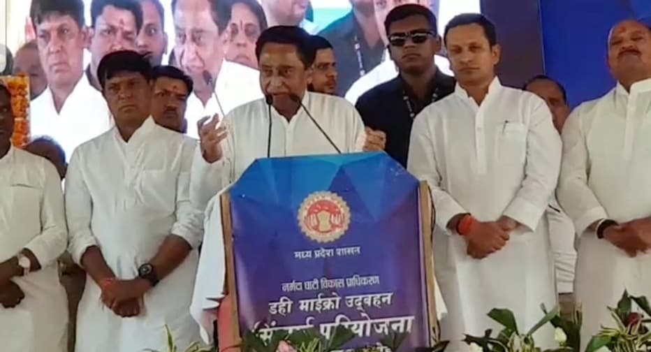 मोदी पर बरसे कमलनाथ, बोले युवाओं और किसानों की नहीं पाकिस्तान की बात करते हैं मोदी