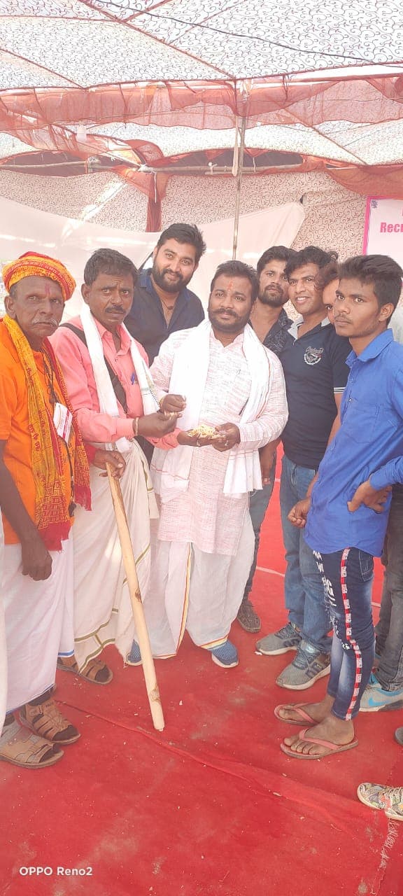 जल समस्या को लेकर पद्मश्री महेश शर्मा से मिले विधायक