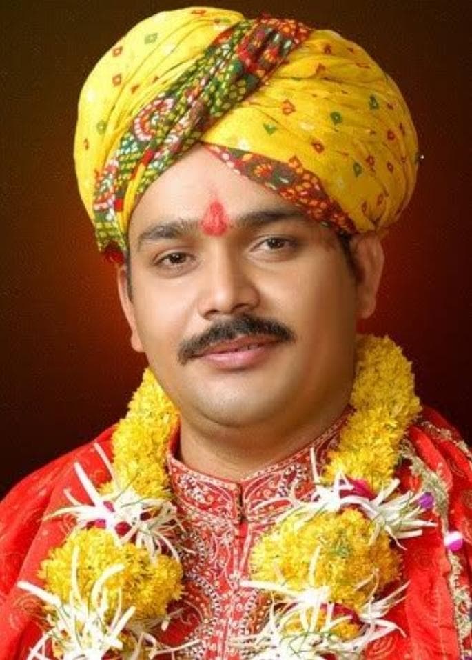 दतिया वाले महंत का एक और कारनामा, पहले फायरिंग फिर किडनैपिंग उसके बाद दे-दनादन