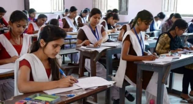 अब सरकारी स्कूलों में छात्राओं को ब्यूटी कोर्स पढ़ाएगी कमलनाथ सरकार