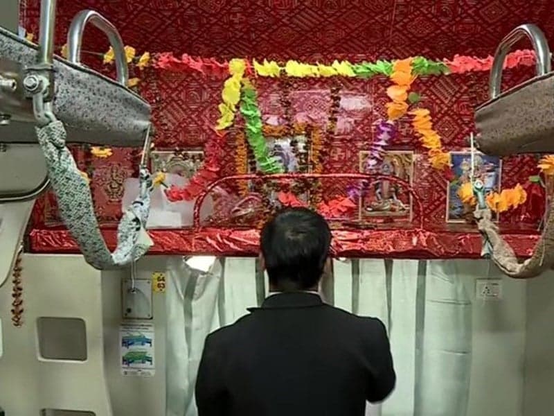 महाकाल एक्सप्रेस में भोलेनाथ के लिये सीट रिज़र्व