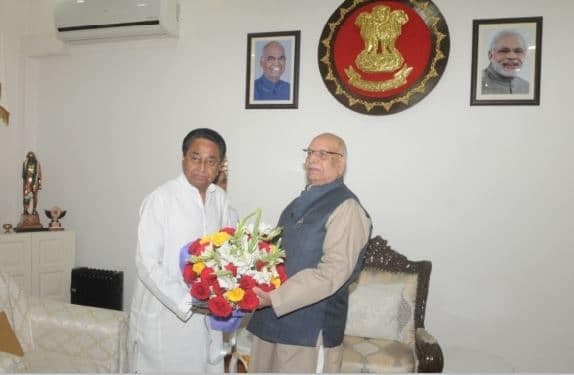 महासंग्राम के बीच CM कमलनाथ ने की फ्लोर टेस्ट की मांग