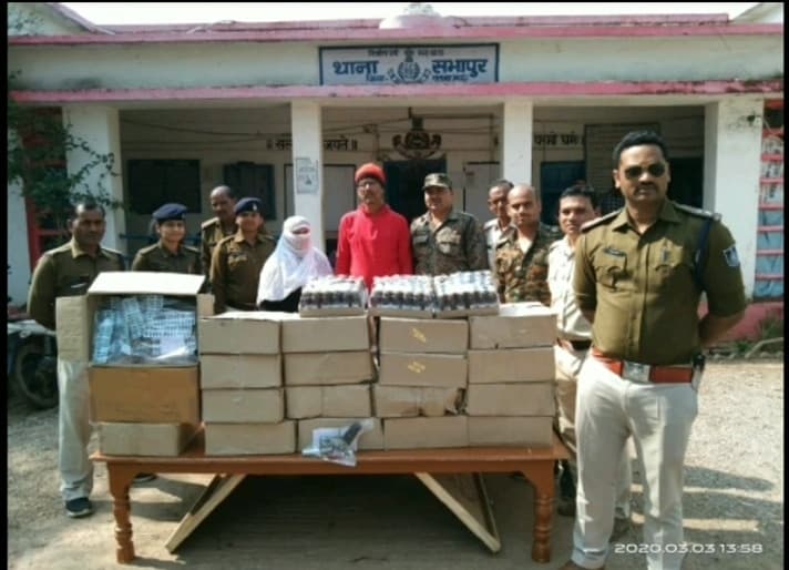 फर्नीचर में छिपाई थी नशीली सामग्री, देखिये वीडियो