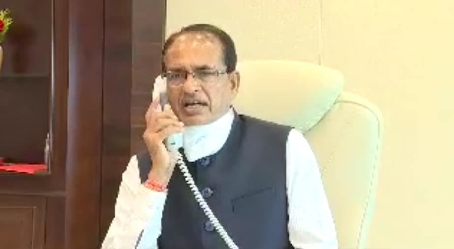 सीएम शिवराज ने कोरोना वॉरियर्स से की फोन पर बात, इंदौरवासियों का आभार जताया