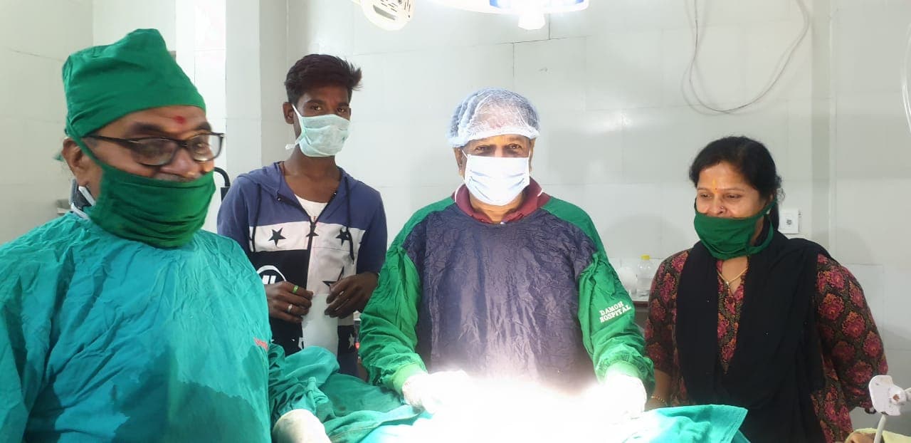 डॉक्टरों ने महिला के पेट से निकाला साढ़े सात किलो का ट्यूमर