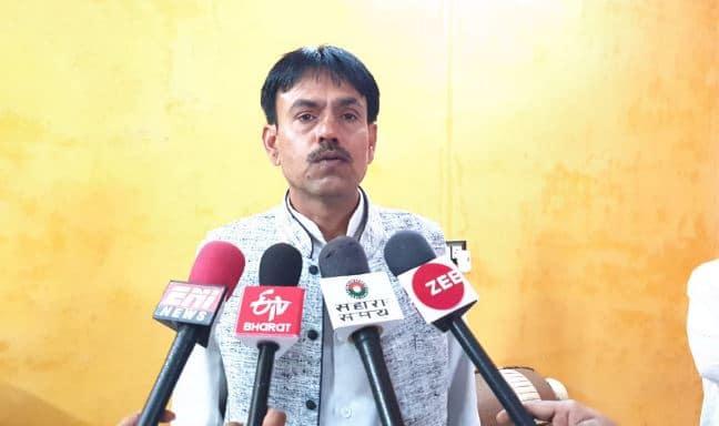 दिग्विजय के ट्वीट के बाद BSP विधायक रामबाई के पति ने दी सफाई