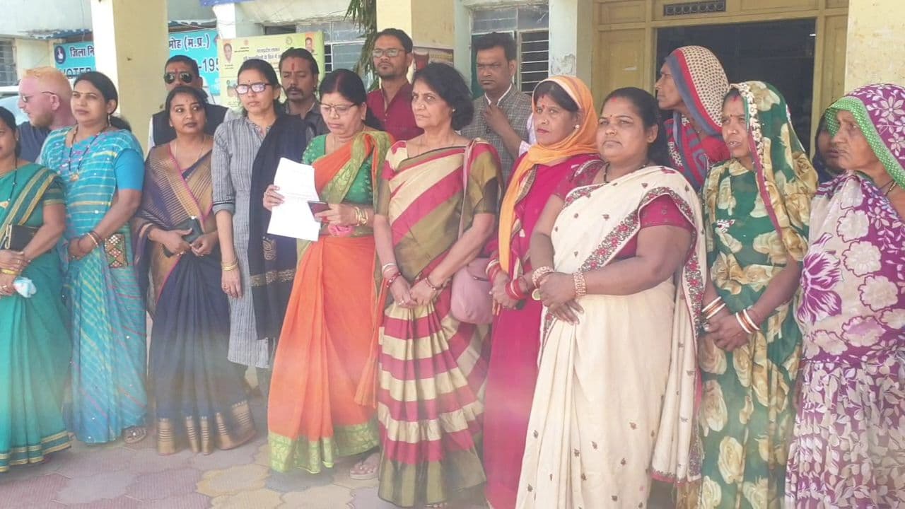 शराब नीति पर राजनीति गर्म, बीजेपी महिला मोर्चा ने सरकार के खिलाफ खोला मोर्चा