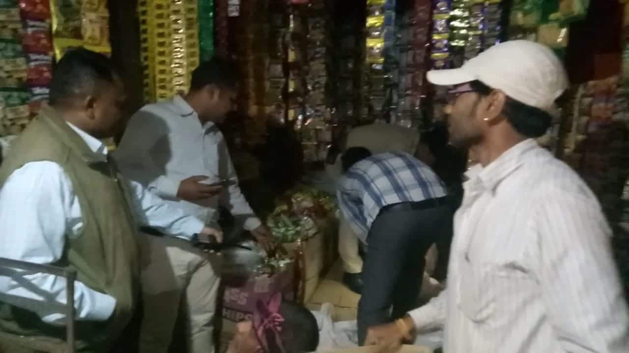 अवैध शराब के कारोबार पर पुलिस का चला हंटर, शराब कारोबारियों में मचा हड़कंप