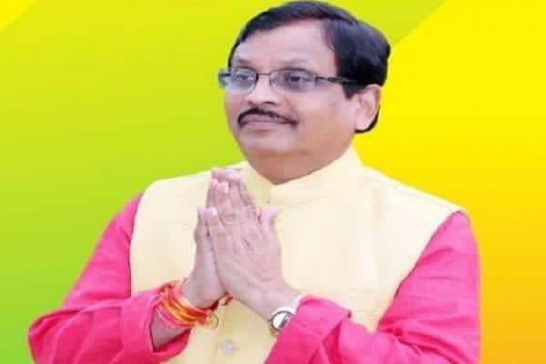 अलीराजपुर सांसद ने अपनी निधि से दिये 1 करोड़, एक माह का वेतन भी दिया