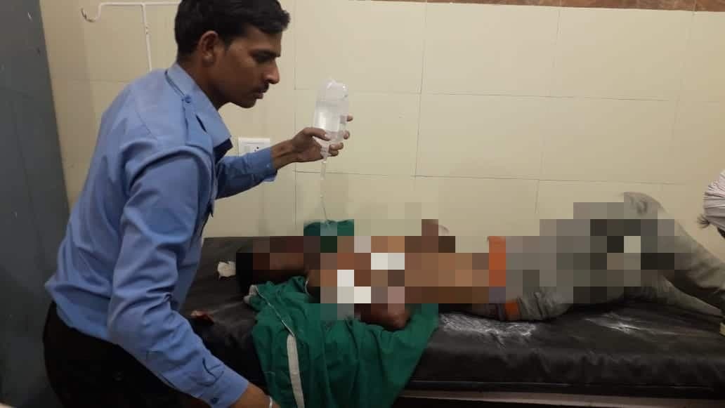 क्रिकेट खेल रहे युवक को कट्टे से गोली मारी, ग्वालियर रेफर