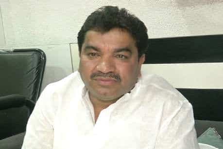 जयपुर से लौटे विधायक पर कमलनाथ ने लगाया पहरा