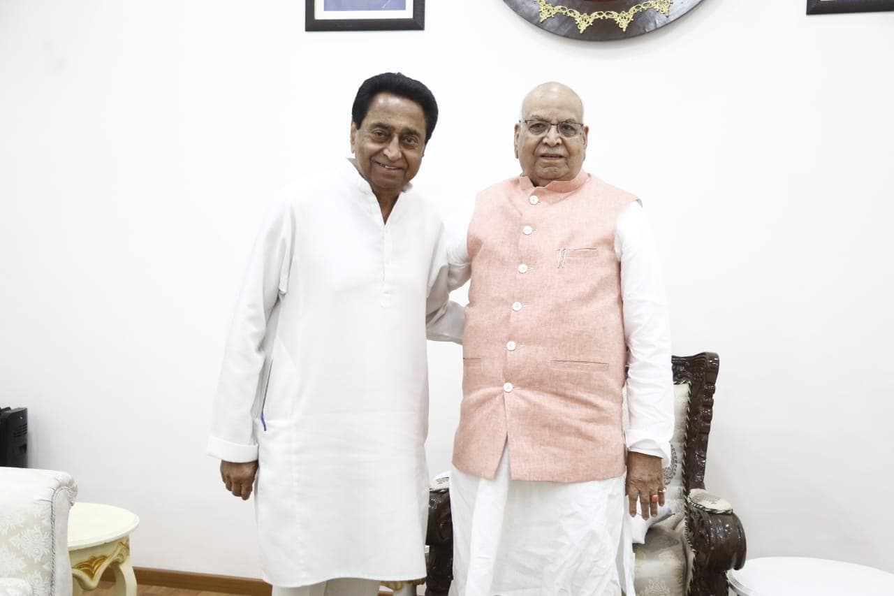 राज्यपाल से मिले कमलनाथ, कहा- “साबित करेंगे बहुमत, संविधान सम्मत हर बात पर राज़ी”