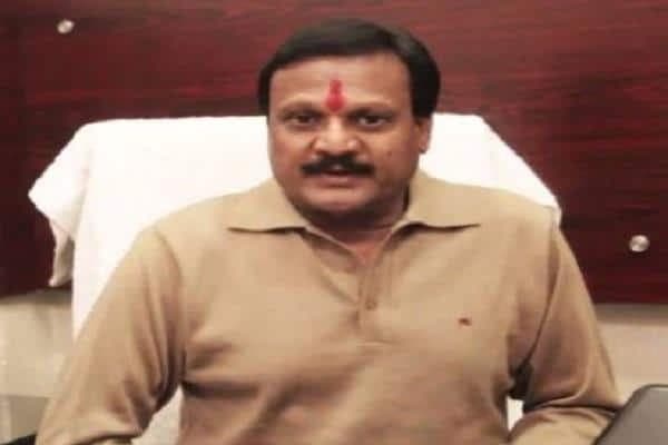 सज्जन बोले- SC से करेंगे बागी MLA को वापस लाने की मांग, लोग घरों पर फेंक रहे पत्थर