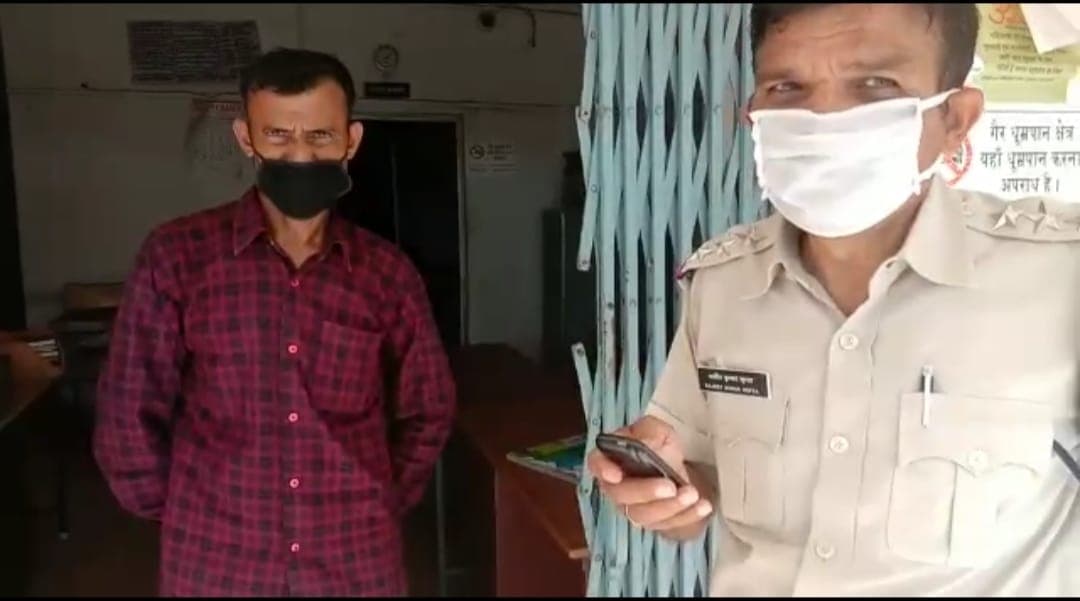 एंबुलेंस को टैक्सी बनाकर लाया फौजी, चेकिंग पॉइंट पर पकड़ाया, ड्राइवर पर मामला दर्ज