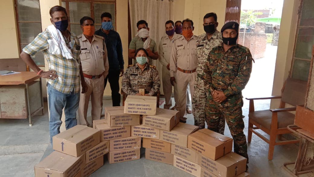 बड़ोनी पुलिस ने 27 पेटी अवैध शराब सहित दो आरोपियों को किया गिरफ्तार