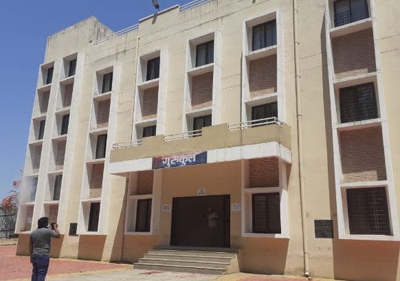 कोरोना के खिलाफ जंग में छठवीं बटालियन पुलिस भी दे रही साथ
