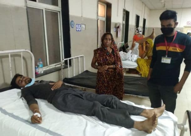 लॉकडाउन के बीच घर मे राशन न होने पर युवक ने किया आत्महत्या का प्रयास
