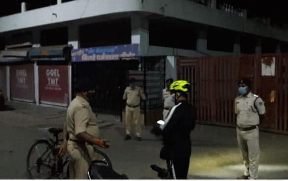 लॉक डाउन के बीच सीहोर SP ने लिया साइकिल से शहर का जायजा