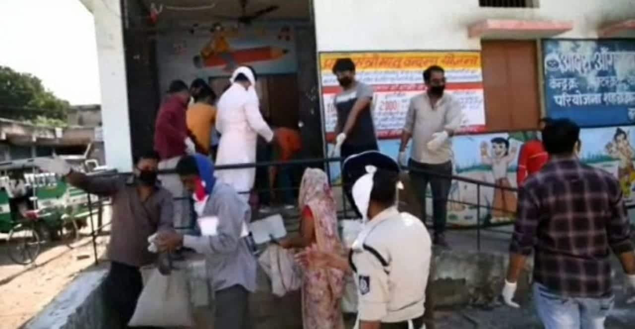 SAF की सुरक्षा में होगा राशन का वितरण, प्रशासन ने सक्षम लोगों से की अपील-मुफ्त राशन ना लें