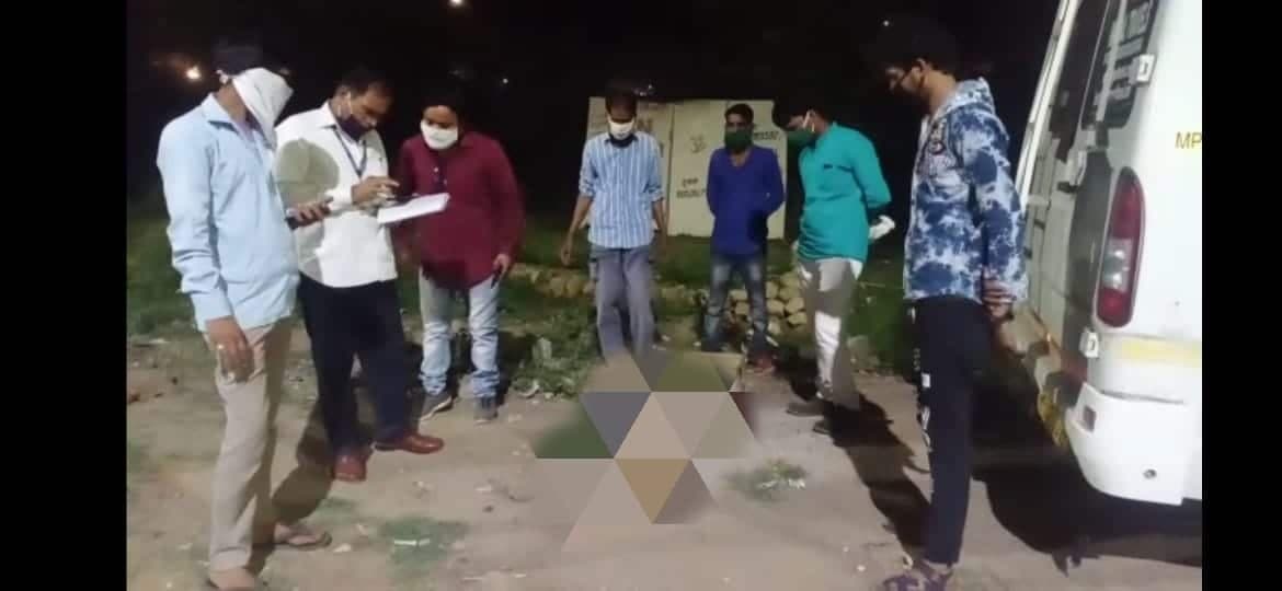 नवजात जुड़वां बच्चों के शव मिलने से फैली सनसनी, बॉडी पर चिपकी थी मेडिकल की पर्ची