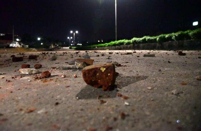 खरगोन में 200 से ज्यादा लोगों ने किया पुलिस पर पथराव, लॉकडाउन का पालन करने कह रही थी पुलिस