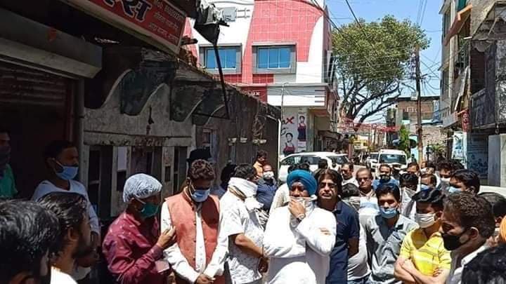शिवराज की सोशल डिस्टेंसिंग की अपील के बीच BJP नेता निकाल रहे जुलूस, कांग्रेस ने की FIR की मांग