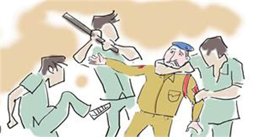 Gwalior: ग्रामीणों ने किया पुलिसकर्मियों पर हमला, एक महिला समेत तीन पुलिसकर्मी घायल