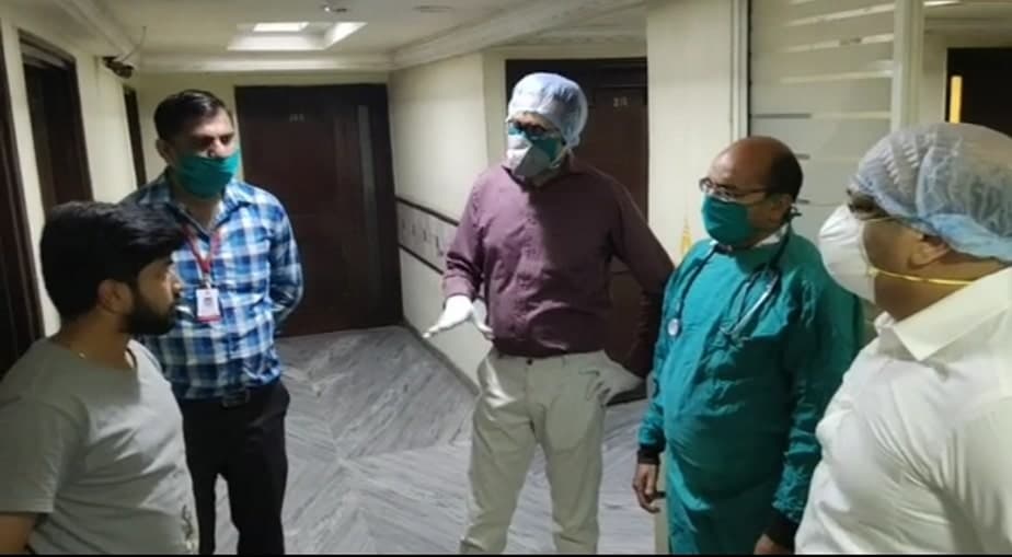 इंदौर कमिश्नर-कलेक्टर एक्शन मोड में, घर बैठे डॉक्टर्स और निजी अस्पतालों को लेकर सख्त रवैया