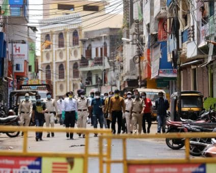 कोरोना एक्टिव क्षेत्र का कलेक्टर ने किया दौरा, जनता से की अपील