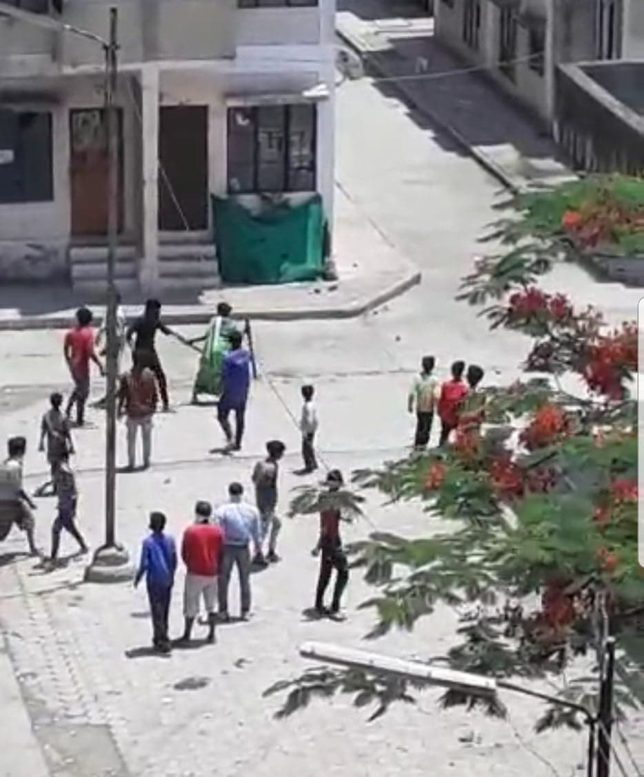 इंदौर में कोरोना संकट के बीच गांधी नगर में पानी पर विवाद, जमकर चले लात-घूंसे , 8 गिरफ्तार