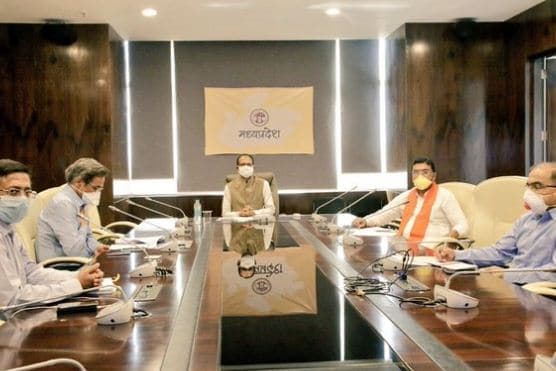 किसानों को पर्याप्त मात्रा में मिलेगा खाद और बीज, सीएम ने दिए निर्देश
