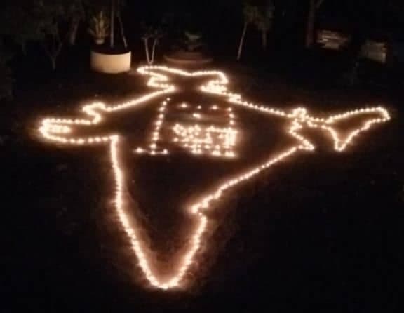 दीये जलाकर बनाया भारत का नक्शा, चीन की तरफ दिखाया वायरस का तीर