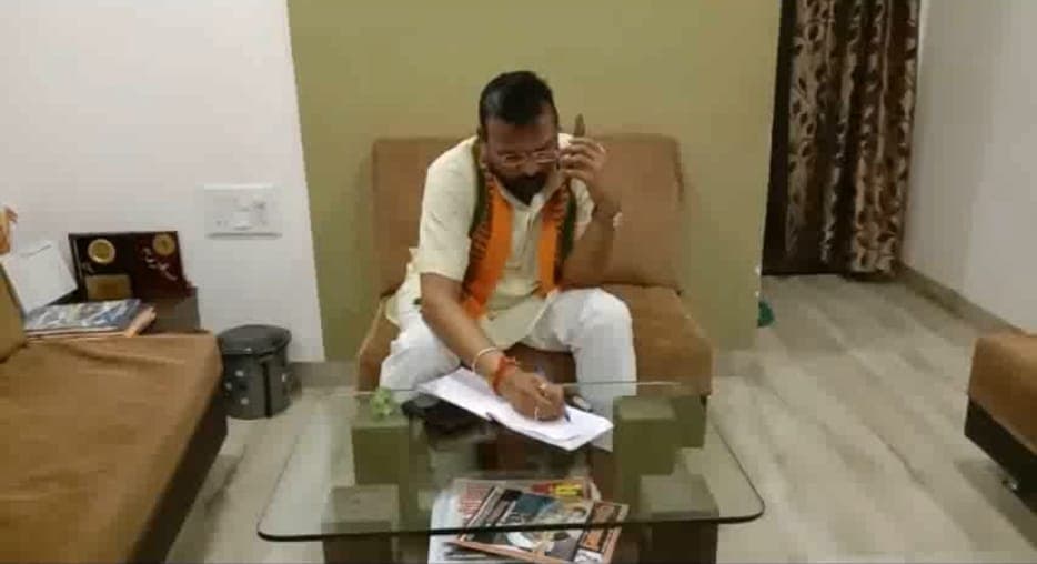 खरगोन सांसद ने कहा- “कोरोना के खिलाफ जंग में पीएम मोदी के हर निर्णय के साथ”