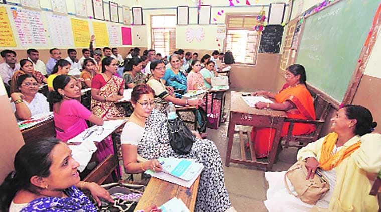 कई सालों से पदनाम के लिए तरस रहे 40 हजार से ज्यादा सहायक शिक्षक, सरकार नहीं सुन रही गुहार